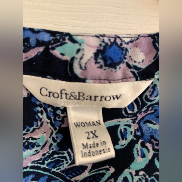 Croft & Barrow women’s Navy short sleeve Floral Blouse. Size 2X $8 - Picture 3 of 4